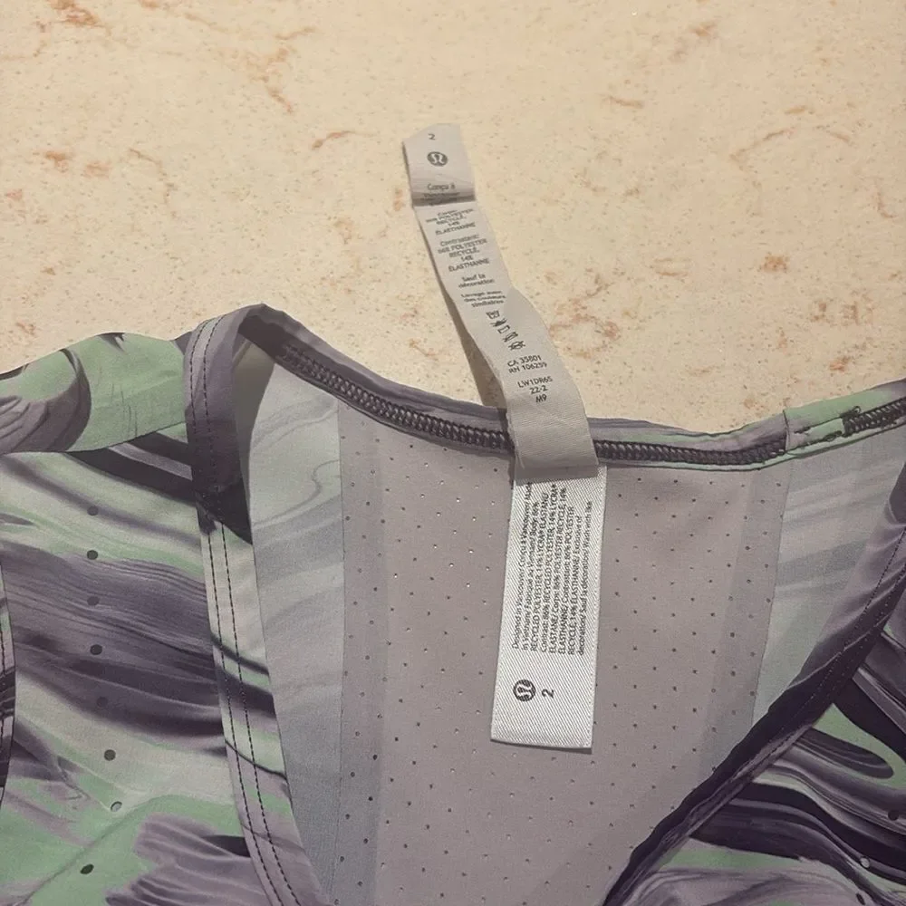 Lululemon Swift ventilated running tank SZ 2